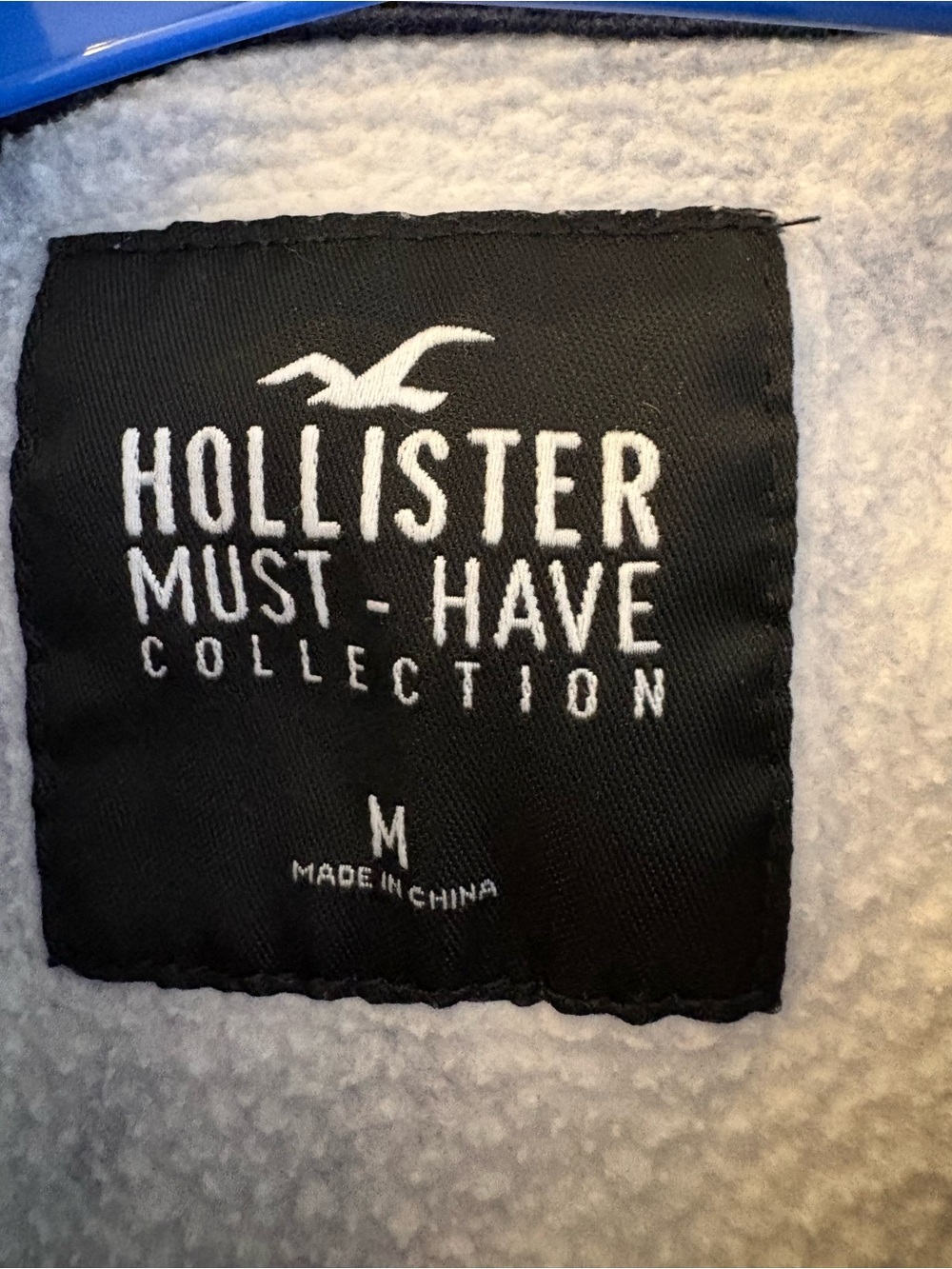 Hollister Black Label with White Embroidered Logo - Picture 2 of 5